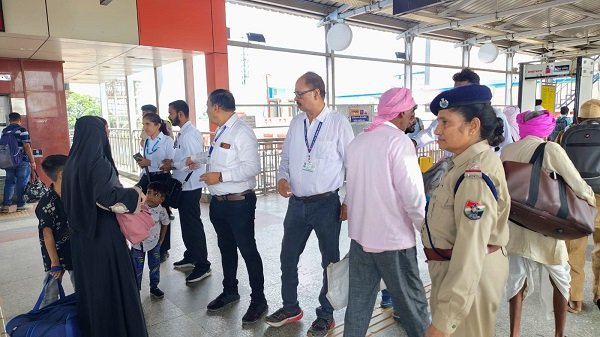 Intensive security checks at Varanasi Junction; 89 ticketless passengers caught.