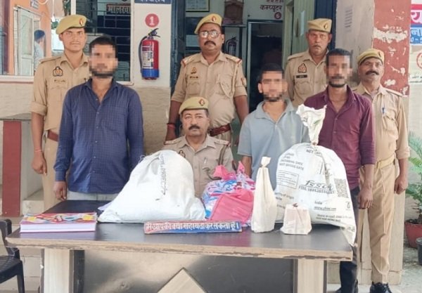 Chandauli Police continue their crackdown on liquor smugglers; three arrested with 22.5 liters of Indian-Made Foreign Liquor (IMFL).