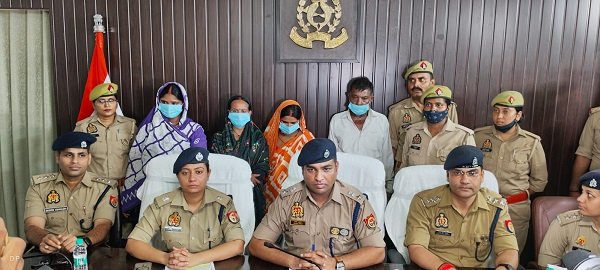 Chain-snatching gang busted; targeted women while posing as auto-rickshaw passengers.