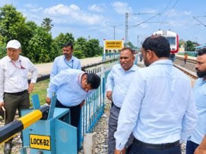 Two-day inter-zonal safety audit of the Banaras–Varanasi City–Mau rail section concludes.