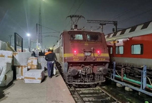 Routes of two trains diverted due to rising water level at Bridge No. 21