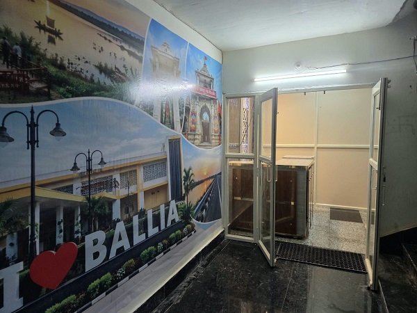 Varanasi Division's first sleeping pod facility launched at Ballia station; passengers can now enjoy comfortable accommodation right at the station.