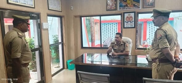 SP makes surprise visit to police station; reviews everything from operational arrangements to public grievance hearings; issues strict directives to Balua police.