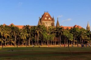 Halting business for 10 days despite a valid license is prima facie arbitrary: Bombay High Court.