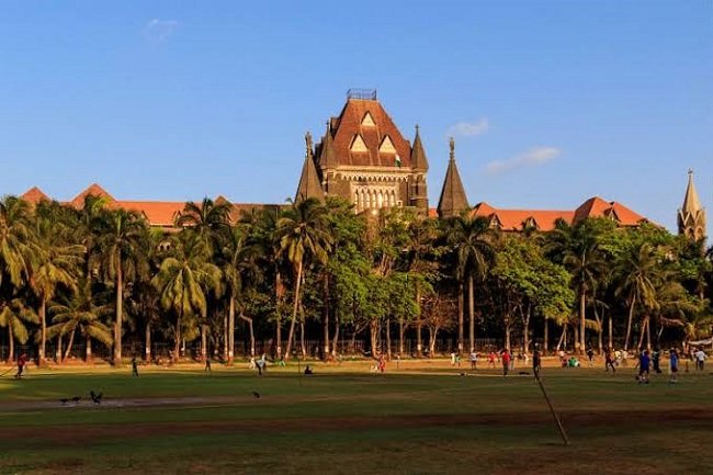 Halting business for 10 days despite a valid license is prima facie arbitrary: Bombay High Court.