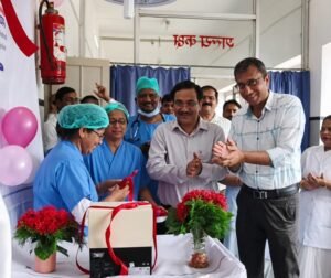 Modern phaco machine and operation theatre lighting facilities have been introduced at the Divisional Hospital, Varanasi; railway employees and their families will receive improved eye care services.