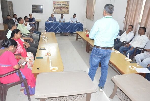 Hindi Elocution Competition Organized as Part of Official Language Week; Employees Participated Enthusiastically