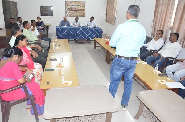 Hindi Elocution Competition Organized as Part of Official Language Week; Employees Participated Enthusiastically