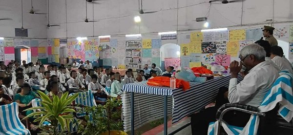 Think before you click to stay safe from cyber fraudsters: Ramnagar Police teaches students a lesson in digital security.
