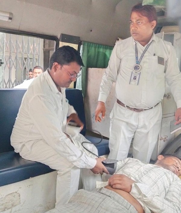 Thanks to the prompt action of the railway administration, an unconscious passenger received timely medical assistance.