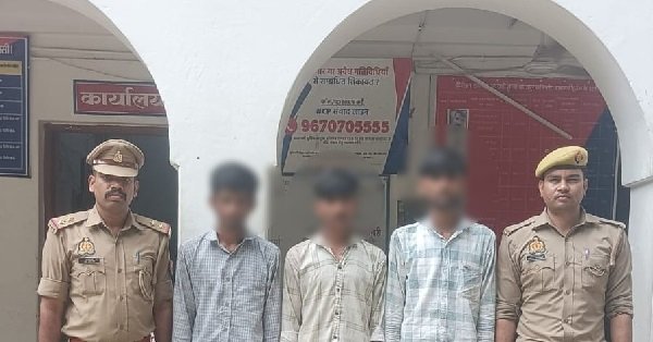 Robbery case solved: One accused arrested, two juvenile offenders taken into custody; mobile phone, cash, and bike recovered.