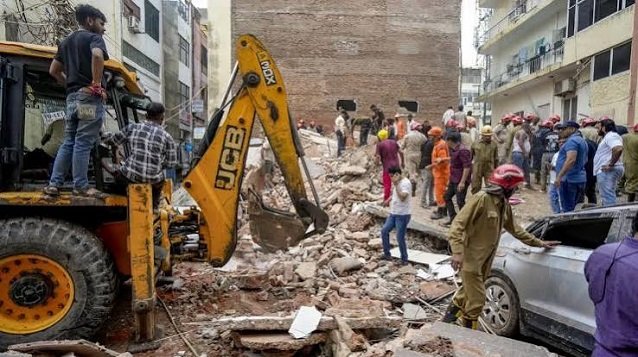 delhi-satya-niketan-building-collapse-fir-four-floors-7-dead