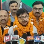 SP's new office-bearers accorded a rousing welcome at Lohia Bhawan; party workers sound the bugle for 2027.