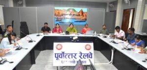 Quiz competition held in Varanasi Division on Hindi Diwas; 26 employees participated enthusiastically.