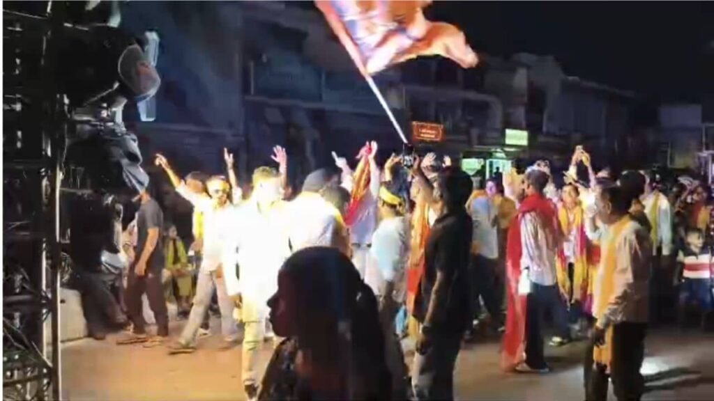 A grand procession marks the farewell of Goddess Durga in Ayodhya; 132 idols will be immersed at Nirmalikund.