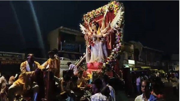 A grand procession marks the farewell of Goddess Durga in Ayodhya; 132 idols will be immersed at Nirmalikund.