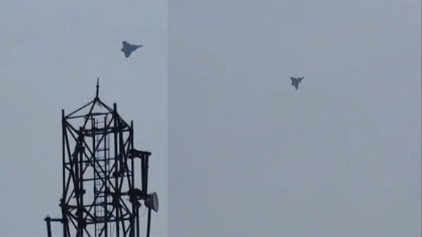The roar of the Indian Air Force echoed across the skies of Kashi, catching people off guard and leaving them startled by the sudden thunderous noise; preparations for an air show at Namo Ghat have heightened the excitement.