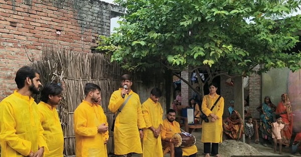 Message of public welfare schemes reaches the masses through street plays.