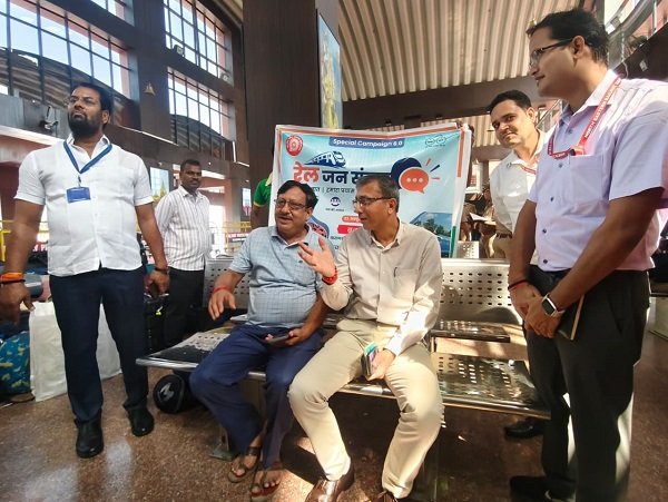 Under the 'Special Cleanliness Campaign 6.0', the DRM engaged in a public dialogue with passengers and conducted a safety inspection of the Banaras–Rajatalab rail section.