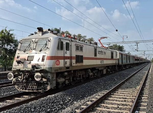 A major gift from the Railways for PET-2026 candidates: 'Examination Special' trains to run between Azamgarh–Gorakhpur and Ballia–Prayagraj