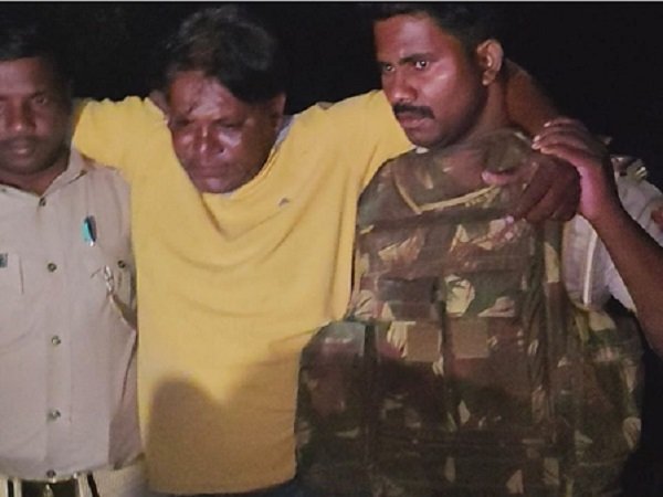 Police encounter in Azamgarh: Two brothers involved in cow slaughter arrested; Jamil sustains a gunshot wound to the leg.