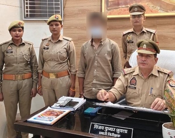 Police action under 'Mission Shakti Phase 6.0': Team arrives on-site following a complaint from women and apprehends the accused.