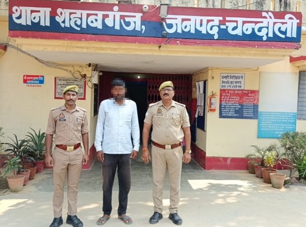 Case of cattle smuggling unearthed; two head of cattle recovered from a pickup truck; one suspect arrested.