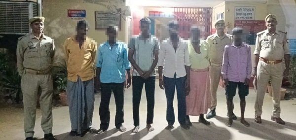 Shahabganj police raid a gambling den in Chandauli; six gamblers arrested; cash and playing cards seized.